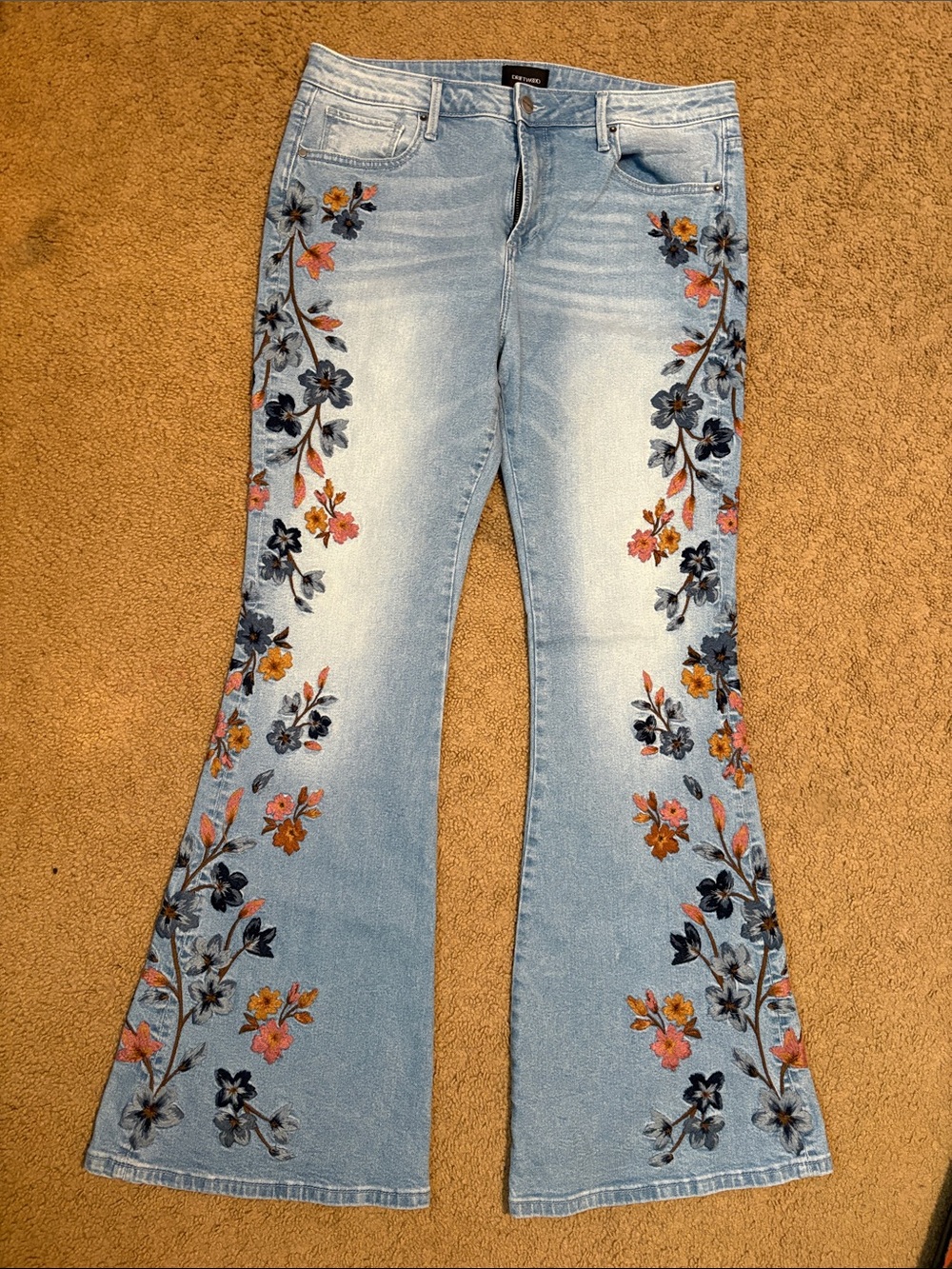 NWOT DRIFTWOOD Farrah Floral Embroidered Flare Jean 32